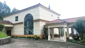 Villa Mewah Asri di Megamendung 3 kilo dari jalan raya Puncak