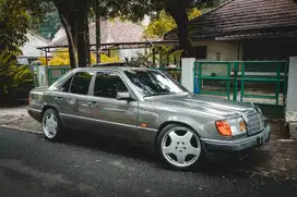 Mercy 230E 1990 Prefacelift