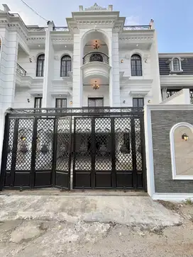 Rumah Mewah dalam Townhouse Kebagusan, Pasar Minggu - Jakarta Selatan