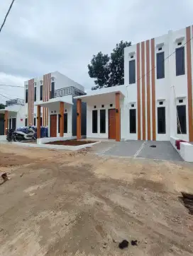 Rumah 2 lt kpr dan cash di rawakalong ready stcok
