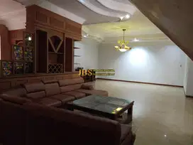 Dijual Villa 2 Tingkat di Komplek Cemara Asri Jalan Sakura - Medan