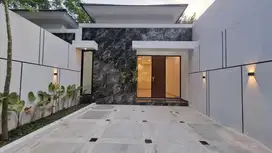 RUMAH TROPIS MODERN SIAP HUNI - DI JALAN KALIURANG