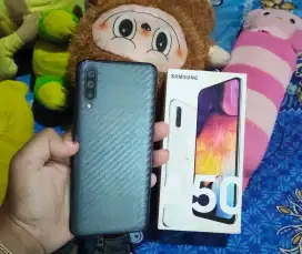 Samsung galaxy a50 ram  4/64 fullset!.