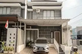 Rumah SHM 2 Carport Dekat Mall Paradise Walk Serpong Siap KPR J-24144