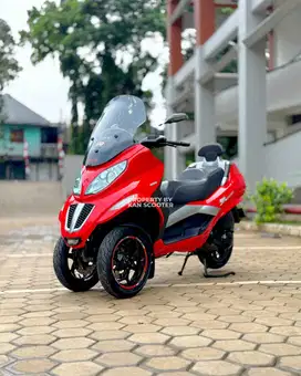 PIAGGIO MP3 250 RST AT 2011 BERGARANSI
