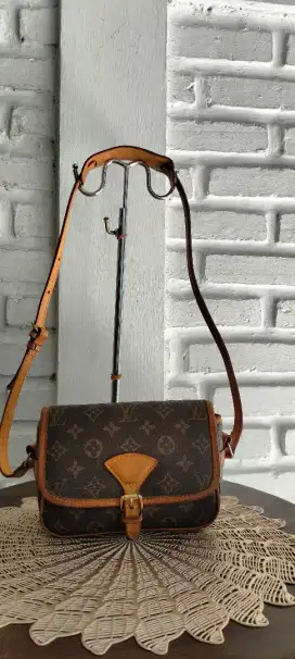 Tas selmpang brand