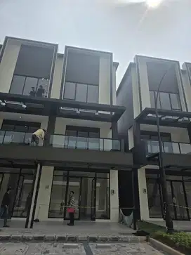 Ruko baru 3 lantai, siap pakai di tengah kota gading serpong