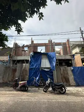 Dijual Rumah 3 Lantai di Jl. Angsana Raya, Kebon Jeruk, Jakarta Barat
