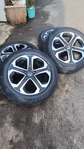 Jual velg Honda HRV facelift R17 original
