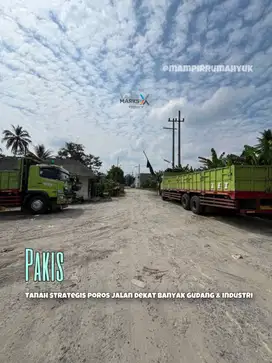 Tanah poros jalan dekat gudang,pabrik di Raya sumberpasir Pakis Malang