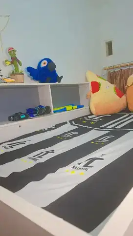 Jual tempat tidur berikut kasur nya merk Informa