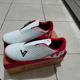 Sepatu futsal merk Vancouver