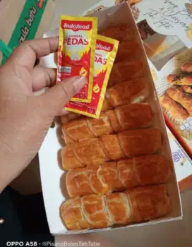 Pesan dl kk boleun. Tape. Coklat. Keju. Chisroll. Strude