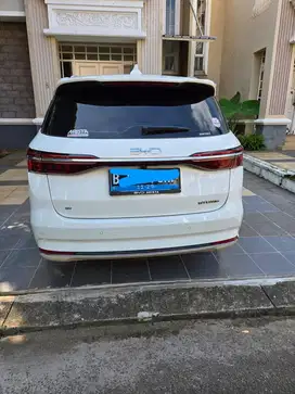 BYD M6 2024 Listrik