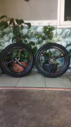 Velg racing original fizr enkei pnp jupiter,vega (tidak sama ban)