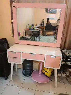 meja rias cantik kokoh LED