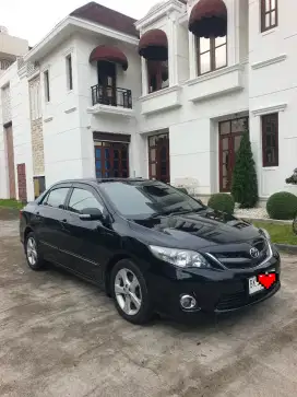 Altis 2.0 V Tahun 2012