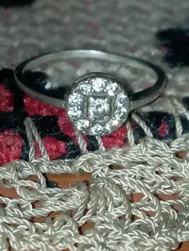 Cincin wanita berlian
