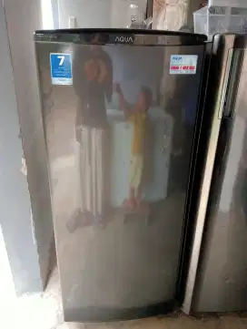 Di jual freezer AQUA 6 rak masih orisinil pabrik