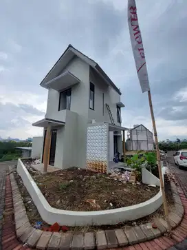 Villa Cantik Dekat Wisata & Taman Bunga!