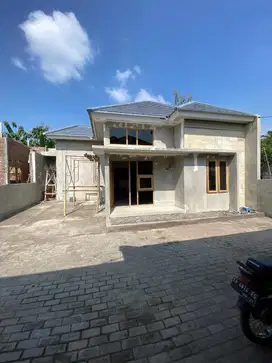 RUMAH CANTIK MODERN KEKINIAN DALAM MINI CLUSTER DI MRISI TIRTONIRMOLO