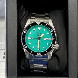 Seiko 5 Sports Tiffany dial Automatic ref. SRPK33K1