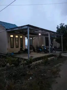 Terpasang kanopi teras rumah baja ringan atap galvalum