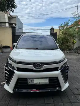 Toyota Voxy 2017 istimewa