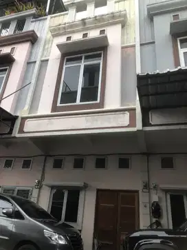 Dijual murah rumah townhouse daerah pancing krakatau