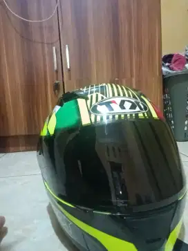 Helm KYT R10 San marino, visor hitam