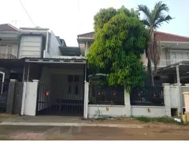 Rumah bagus 2 lantai di cluster harapan indah regensi bekasi