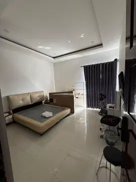 Dijual Rumah 3 lantai di Modernland Tangerang