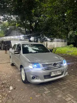 cash/TT hilux double cabin 4x2 diesel turbo fortuuner triitonn raanger