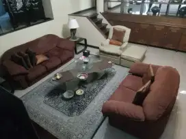 2 sofa 1 kursi dan meja kaca