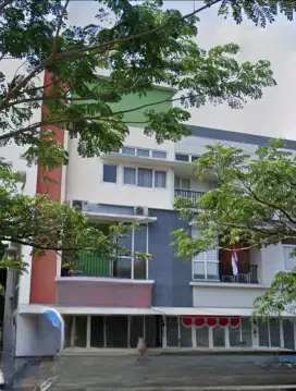 Dijual ruko hoek 4 lantai setengah lebar 6 meter, ada lahan taman