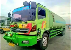 Hino FL235JW Tangki besi 32000 liter 2011