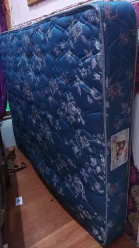 Dijual springbed bekas merk central