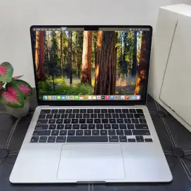 Macbook Air M2 Starlight/Ram 8GB/SSD 256GB/BH 90%
FULLSETT 
Ex iBox