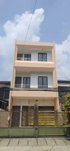 Rumah jual kelapa sawit, lebar, 3 lantai, BBS banjir, bisa untuk usaha