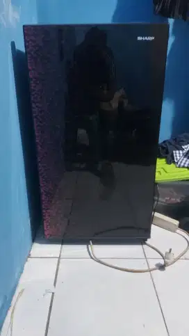 Kulkas satu pintu merk sharp