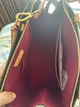 LV PETIT PALAIS LIKE NEW MONOGRAM