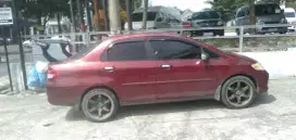 Di jual mobil keren ban baru 4 dan ss kpn,mesin halus tingal gas aja