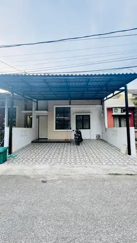 Di kontrakan rumah di cluster primrose galuh mas karawang