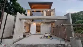 RUMAH MEWAH 2 LANTAI FULL FURNISHED di MAGUWO - SIAP HUNI, SISA 1 UNIT