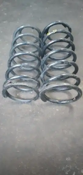 Toyota Prado per belakang satu set.