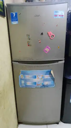 Dijual kulkas merek aqua 2 pintu