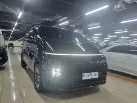 Hyundai Staria Thn 2021 Signature Low KM
