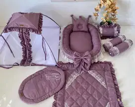 Tempat tidur bayi