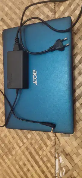 Laptop acer core I3