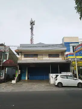 Disewa Rumah Usaha di Oro oro Dowo Malang Bekas rumah makan.